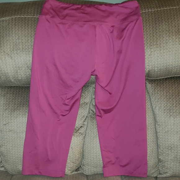 New Max Core Mauve Yoga Workout Capri Pant Size M - Picture 5 of 8